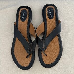 b.o.c. Women's Black and Brown Sandals